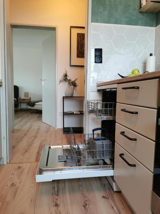 Up Wulkje21 Neu Renovierte Wohnung Mit Pkw Stellplatz เอมเดน ภายนอก รูปภาพ