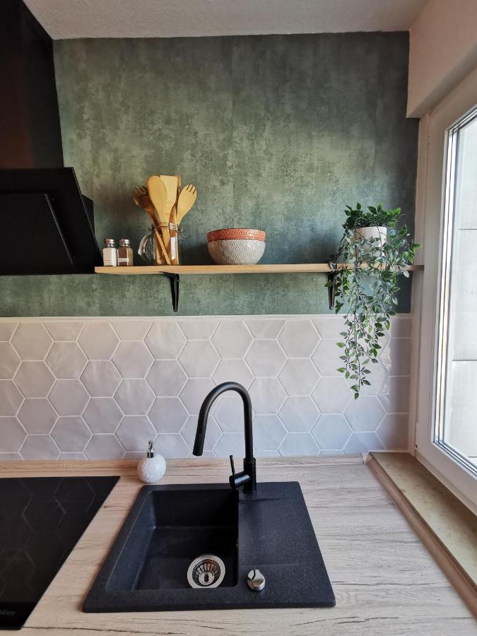 Up Wulkje21 Neu Renovierte Wohnung Mit Pkw Stellplatz เอมเดน ภายนอก รูปภาพ